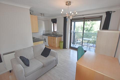 Studio to rent, Castle Gardens, Castle Marina