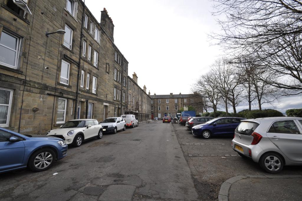 Lower Granton Road, Granton, Edinburgh, EH5 1 bed flat to rent £795 pcm (£183 pw)