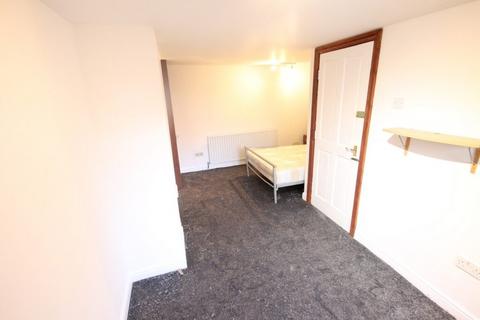 6 bedroom house share to rent, Room 1, Knowle Avenue, Burley, Leeds, LS4 2PQ