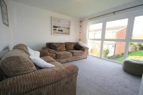 2 bedroom apartment to rent, Windsor Close, Guildford, Surrey, GU2