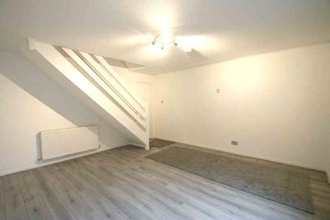3 bedroom end of terrace house to rent, Rowlands Close, London, NW7