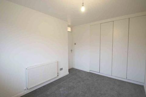 3 bedroom end of terrace house to rent, Rowlands Close, London, NW7