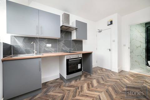 Studio to rent, Glenloch Road, London, NW3