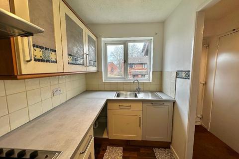 2 bedroom terraced house to rent, Sandpiper Way, St Pauls Cray, Orpington, BR5 3NS