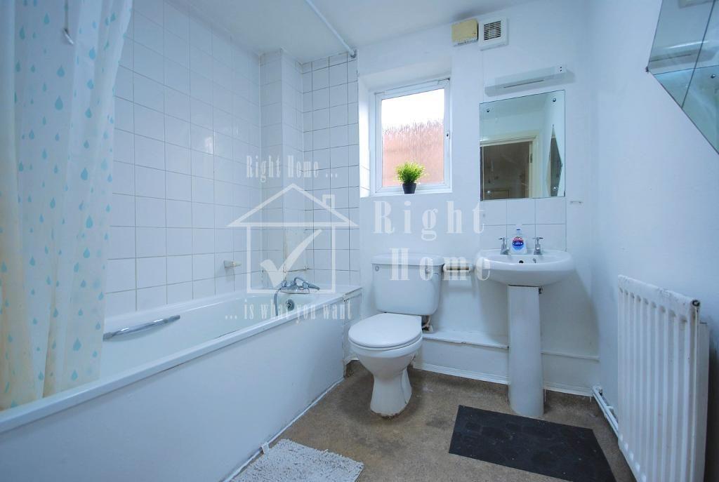 Apartment in WEMBLEY - More