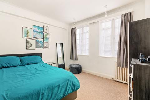 2 bedroom flat to rent, Du Cane Court Balham High Road Balham SW17 7JJ