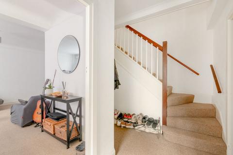2 bedroom flat to rent, Du Cane Court Balham High Road Balham SW17 7JJ
