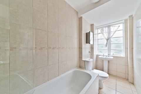 2 bedroom flat to rent, Du Cane Court Balham High Road Balham SW17 7JJ