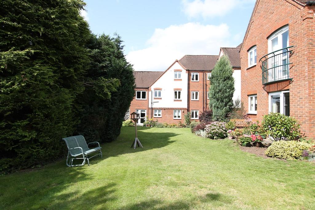 Worcester Road, Hagley, Stourbridge, DY9 2 bed apartment £149,950