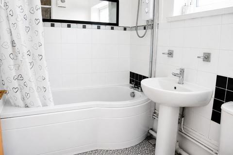 1 bedroom apartment to rent, Windy Bank Avenue, Lowton