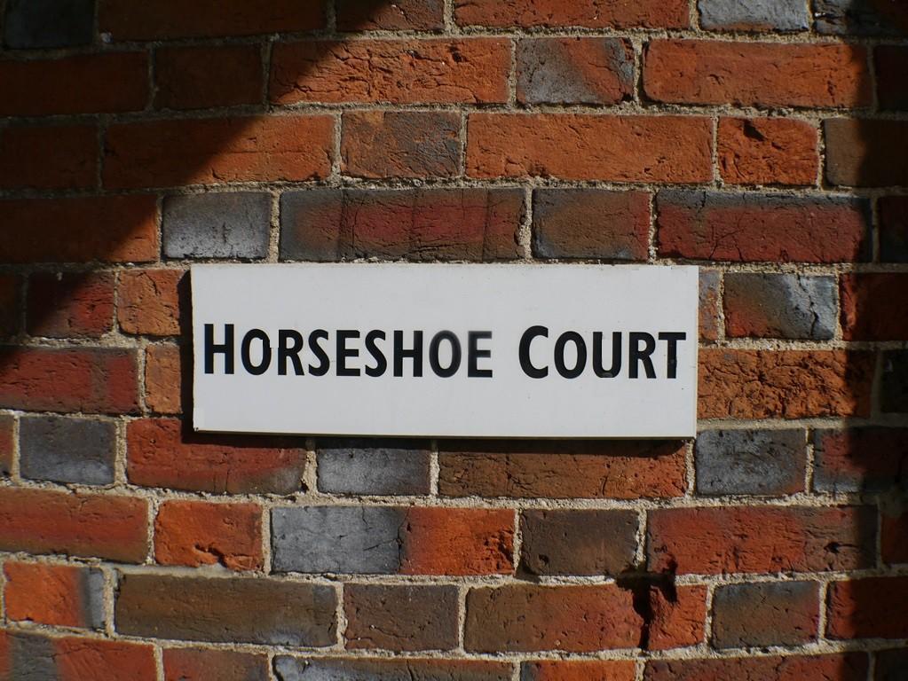 Horseshoe Court