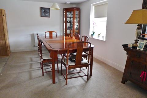 2 bedroom flat to rent, Romsey   The Horsefair   UNFURNISHED