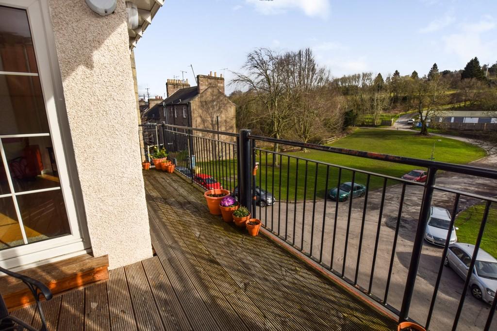 Low Road, Perth 3 bed apartment £170,000