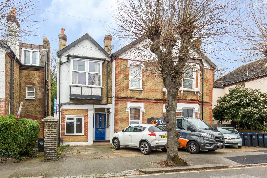 Dornton Road, South Croydon, Surrey, CR2 7DQ 1 bed flat £950 pcm (£