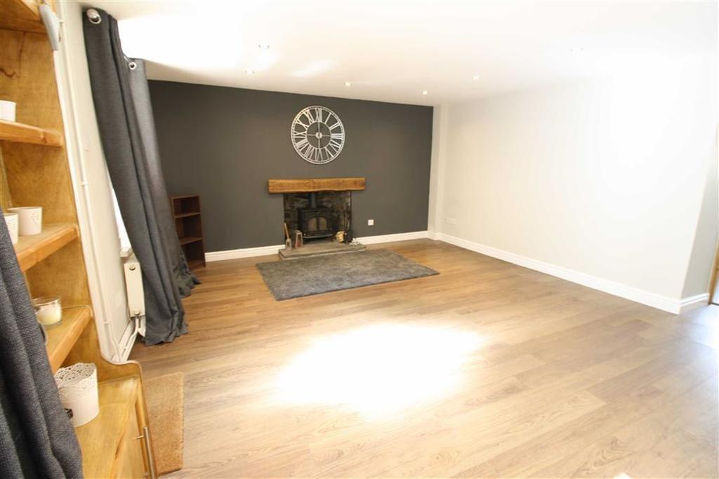Bwllfa Road, Cwmdare, Aberdare, Mid 2 bed end of terrace