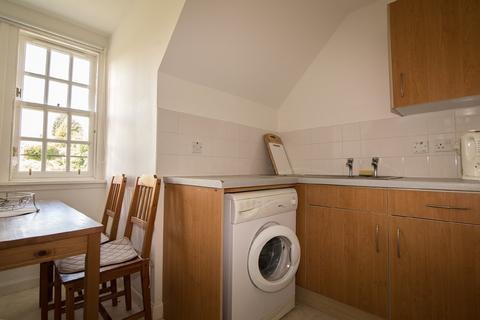 2 bedroom flat to rent, High Street, Kirkcaldy