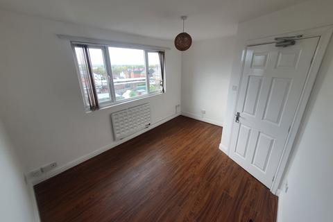 1 bedroom flat to rent, Roodend Road, Oldbury B68