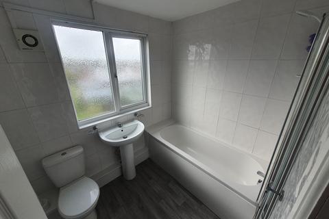 1 bedroom flat to rent, Roodend Road, Oldbury B68