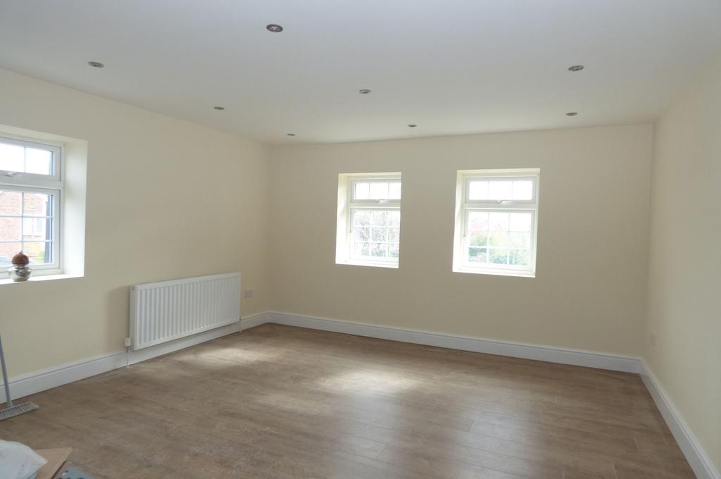 Albion Way, Blyth, Northumberland, NE24 5BW 3 bed flat £750 pcm (£173 pw)