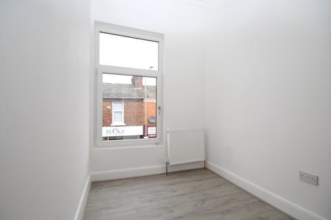 2 bedroom flat to rent, Meadow Street, Preston PR1