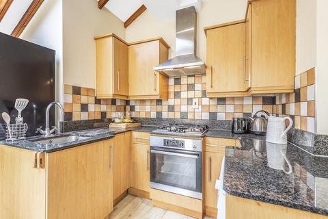 2 bedroom apartment to rent, Broughton Road,  Fulham,  SW6