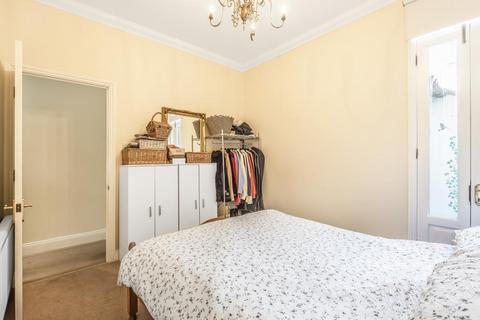 2 bedroom apartment to rent, Broughton Road,  Fulham,  SW6