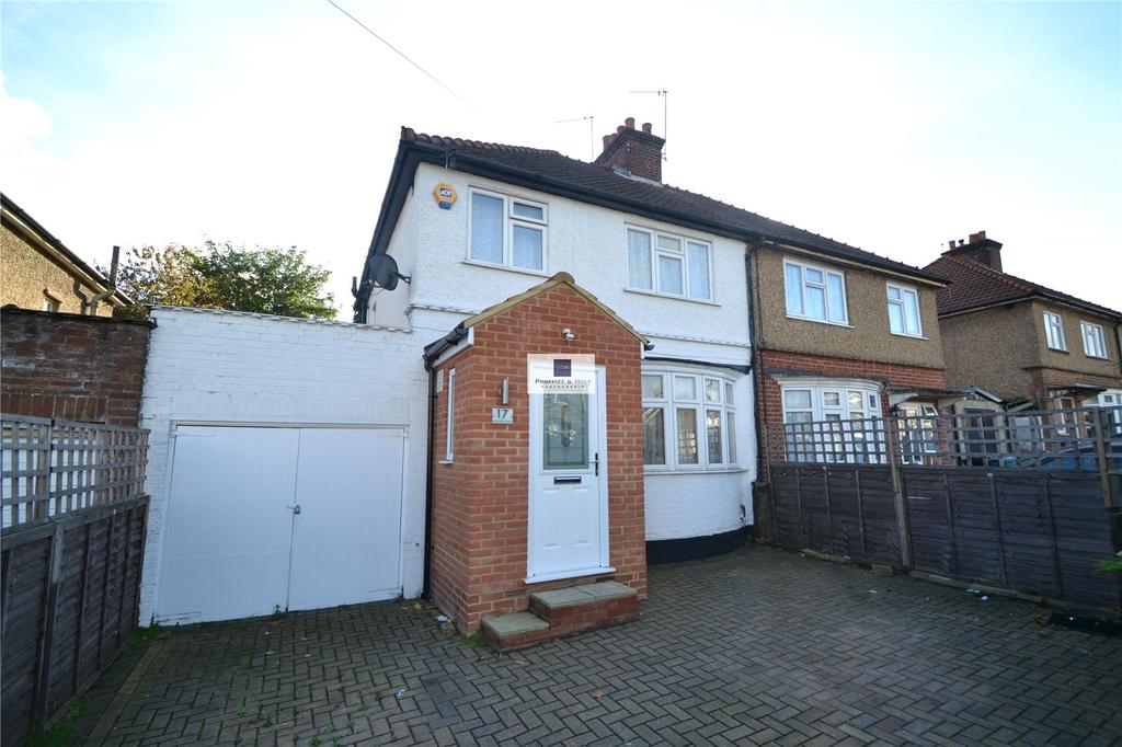 Beechwood Rise, Watford, Herts, WD24 3 bed semidetached house £1,400