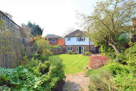 4 bedroom detached house to rent, 199 Roehampton Lane