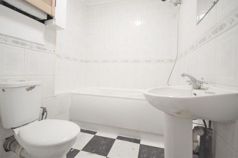 2 bedroom flat to rent, Horn Lane, Acton