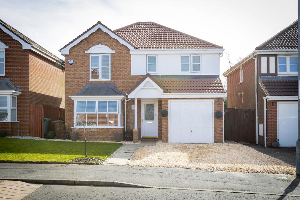 Ratho Drive, Carrickstone 4 bed detached house £219,995