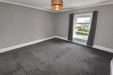 2 bedroom semi-detached house to rent, Stone Cross Lane North, Lowton