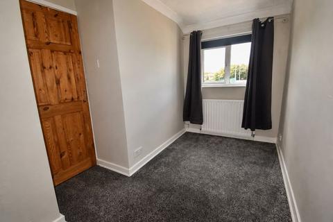 2 bedroom semi-detached house to rent, Stone Cross Lane North, Lowton