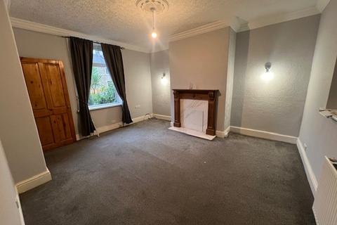 3 bedroom end of terrace house to rent, Halifax Road, Birchencliffe, Huddersfield, West Yorkshire, HD3