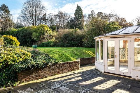 5 bedroom detached house to rent, Deepdene Avenue, Dorking, Surrey, RH5