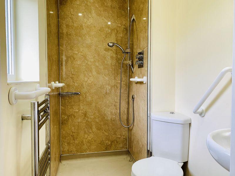 En suite wet room