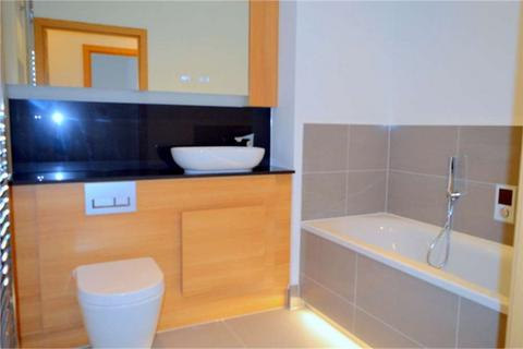 3 bedroom flat to rent, DA1