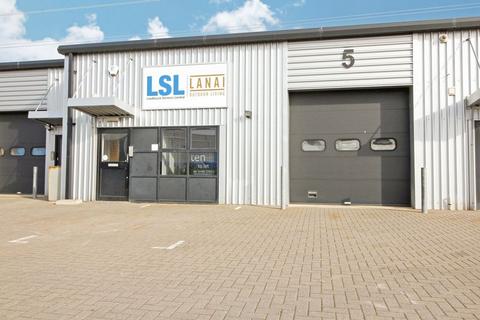 Warehouse to rent, Colmworth Business Park, St. Neots PE19