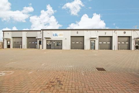 Warehouse to rent, Colmworth Business Park, St. Neots PE19