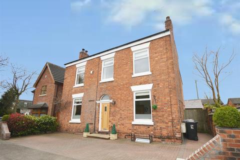 Bluebell Cottage Narrow Lane Crewe Green 2 Bed Detached House