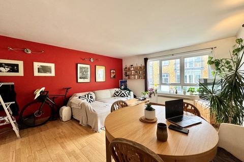 2 bedroom flat to rent, Sussex Way, Upper Holloway