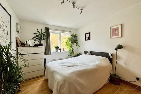 2 bedroom flat to rent, Sussex Way, Upper Holloway