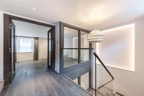 3 bedroom terraced house to rent - Cadogan Lane, Sloane Square, London, SW1X