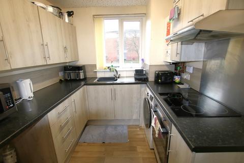 3 bedroom flat for sale, Stonyhurst Road, Town Centre, Blackburn