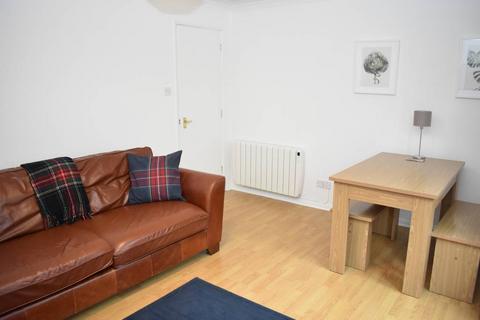 2 bedroom flat to rent, Hopetoun Crescent, New Town, Edinburgh, EH7