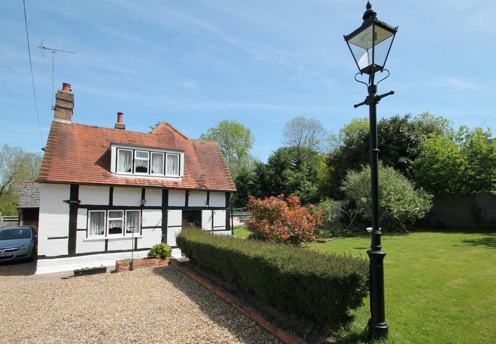 Warren Row Road, Warren Row, RG10 3 bed cottage £575,000
