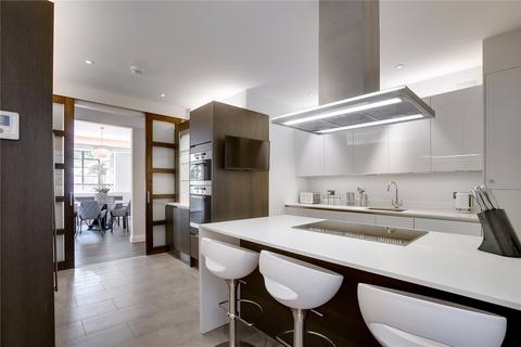 3 bedroom flat to rent, Princes Gate, Knightsbridge