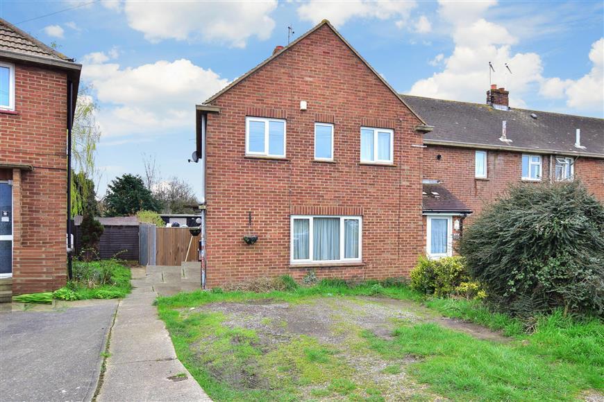 Noreen Avenue, Minster On Sea, Sheerness, Kent 3 bed end of terrace
