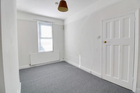 1 bedroom flat to rent, Westborough Road, Westcliff On Sea SS0