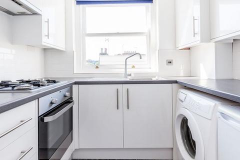 4 bedroom flat to rent, W2