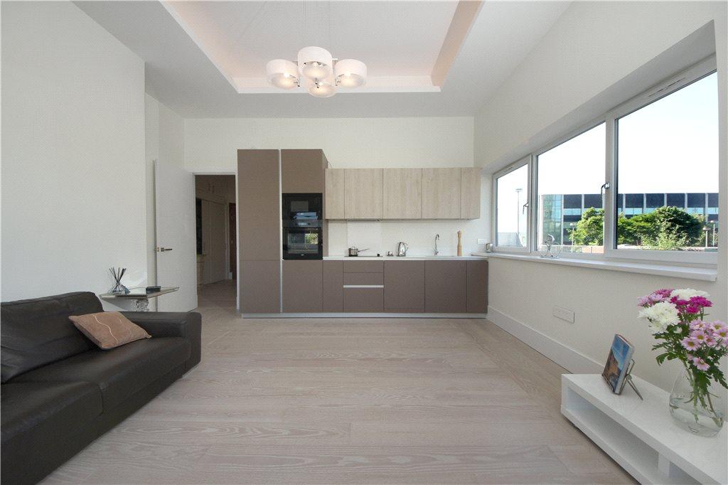 Reception/Kitchen